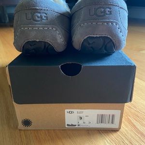 UGG Men’s Size 9 Ascot Slipper Grey